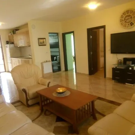 Daire супер център Zheleva Ahyolu