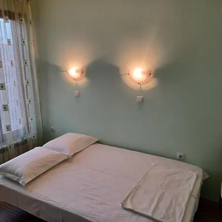 супер център Zheleva Ahyolu