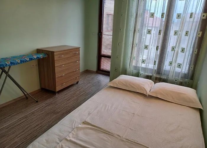 супер център Zheleva Apartman *