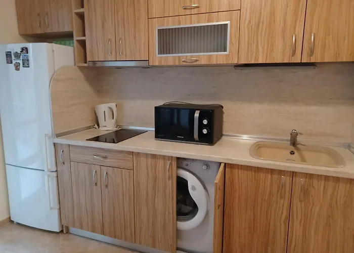 супер център Zheleva Apartment Pomorie